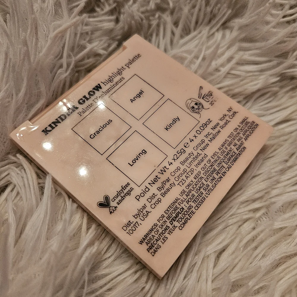 🆕️KNDR Beauty Kinder Glow Highlight Palette